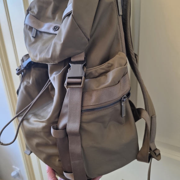 lululemon athletica Olive Backpack - Picture 3 of 4